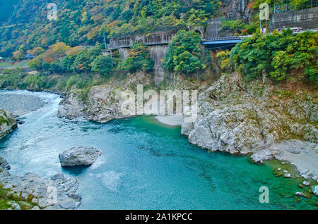 Yoshino fiume,Oboke Gorges Tokushima, shikoku Giappone Foto Stock