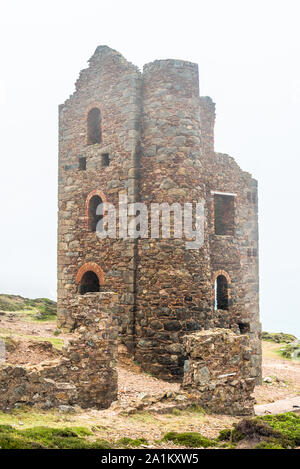 Motore Towanroath House, parte di Wheal Coates Miniera di stagno sul Cornish Coast vicino a St Agnes, Cornwall, Inghilterra. Regno Unito. Foto Stock