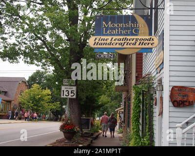 Scena dal vecchio stile di arti e mestieri e villaggio di Nashville, Indiana, Stati Uniti d'America, 29 luglio 2019, © Katharine Andriotis Foto Stock