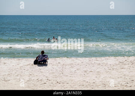 Una vacanza in famiglia sul Golfo del Messico in spiaggia a Gulf Shores, Alabama, STATI UNITI D'AMERICA Foto Stock