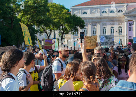 Lisbona, Portogallo - 27 Settembre 2019: Cambiamenti climatici marcia di protesta a Lisbona Foto Stock