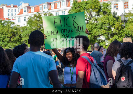 Lisbona, Portogallo - 27 Settembre 2019: Cambiamenti climatici marcia di protesta a Lisbona Foto Stock