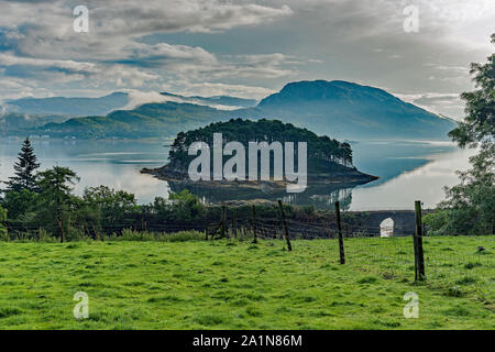 Isola di marea sul Loch Carron, Plockton, Scozia Foto Stock