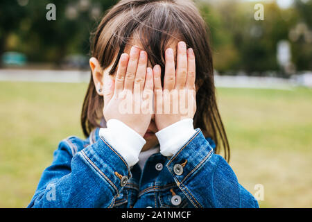 Serie di ritratti di espressione ragazza asiatica Foto Stock