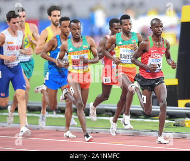 Barega Selemon (Etiopia), Jacob Krop (Kenya), Muktar Edris (Etiopia). 5000 metri Uomini. IAAF mondiale di atletica, Doha 2019 Foto Stock