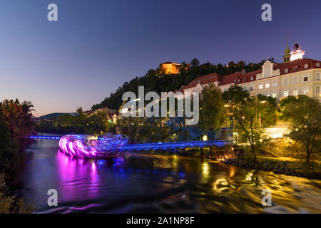 Graz: fiume Mur, isola Murinsel, Clock Tower, in Austria, Steiermark, Stiria, Regione Graz Foto Stock