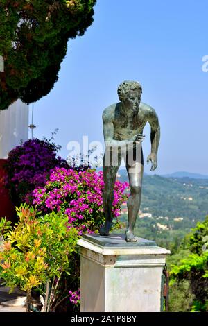 Statua, il runner,Palazzo Achilleion,Gastouri,l'isola di Corfù, isole Ionie, Grecia Foto Stock