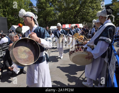 Settembre 28, 2019, Tokyo, Giappone - un evento per introdurre il Sud cultura coreana in Giappone e a favorire gli scambi culturali tra i due paesi si svolge in un parco nel cuore di Tokyo il Sabato, Settembre 28, 2019, la AMID tese le relazioni tra i due paesi vicini. (Foto di Natsuki Sakai/AFLO) AYF -mis- Foto Stock