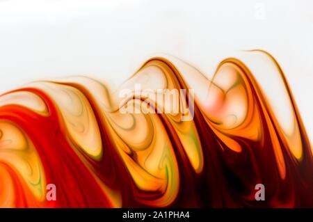La sfondo colorato di freeform acquerello flottante Foto Stock