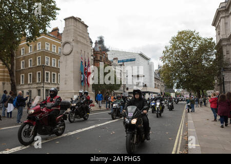 Westminster, Londra, Regno Unito. 28 Settembre, 2019. HM veterani delle forze civili e sostenitori mostrano il supporto per i veterani ed ex soldati perseguite dopo essere stato incaricato di funzionamento Banner (Forze Armate britanniche' funzionamento in Irlanda del Nord dal 1969 al 2007). Penelope Barritt/Alamy Live News Foto Stock