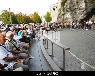 Lourdes, 3° centro mondiale di pellegrinaggio cristiano, dopo Roma e Jérusalem e primo cattolico francese centro di pellegrinaggio Foto Stock