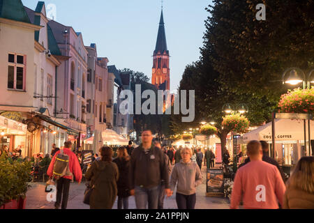 Zona pedonale di eroi di Monte Cassino Street (ulica Bohaterow Monte Cassino Monciak) in Sopot, Polonia. 26 settembre 2019 © Wojciech Strozyk / Alam Foto Stock