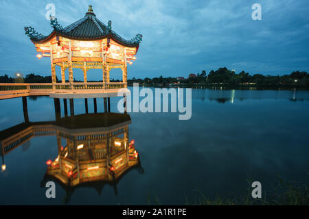 San chao pu ya Udon Thani a Nong Bua parco pubblico. Thailandia. Foto Stock