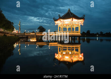 San chao pu ya Udon Thani a Nong Bua parco pubblico. Thailandia. Foto Stock