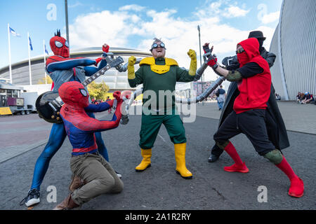 Glasgow, Scotland, Regno Unito. 28 Sep, 2019. Cosplayers frequentando il MCM Comic Con tenutasi presso la SEC Center. Credito: Berretto Alamy/Live News Foto Stock