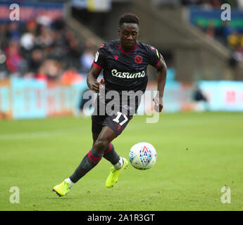 Liberty Stadium, Swansea, Glamorgan, Regno Unito. 28 Sep, 2019. English Football League Championship, Swansea City versus lettura; Andy Yiadom di lettura - rigorosamente solo uso editoriale. Nessun uso non autorizzato di audio, video, dati, calendari, club/campionato loghi o 'live' servizi. Online in corrispondenza uso limitato a 120 immagini, nessun video emulazione. Nessun uso in scommesse, giochi o un singolo giocatore/club/league pubblicazioni Credito: Azione Sport Plus/Alamy Live News Foto Stock