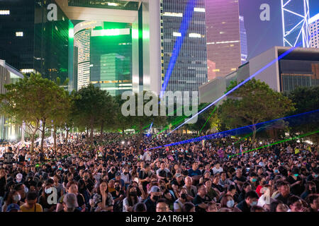 Central, Hong Kong. 28 Sep, 2019. Rally da migliaia di pro-democrazia sostenitori presso uffici del governo centrale a Tamar Park per segnare il quinto anniversario dell'inizio dell'Ombrello di movimento. Credito: Iain Masterton/Alamy Live News Foto Stock