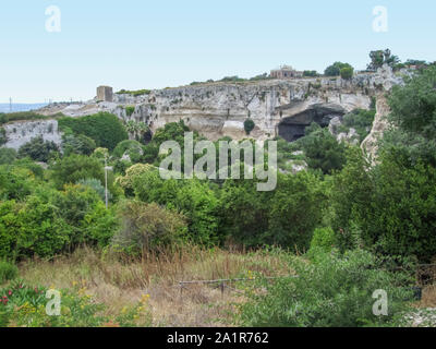 Antica cava situata intorno a Siracusa, città in Sicilia, Italia Foto Stock