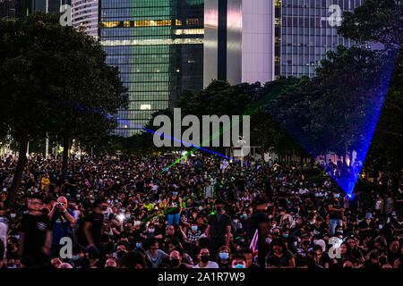 Hong Kong, Cina. 28 Sep, 2019. I dimostranti si riuniscono a Tamar Park durante il quinto anniversario del 2014 Movimento ombrello, Hong Kong. Migliaia di gente di Hong Kong si sono riuniti il 28 settembre per segnare il quinto anniversario del "Movimento ombrello' Credit: Keith Tsuji/ZUMA filo/Alamy Live News Foto Stock