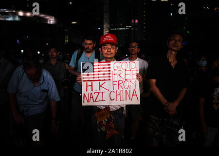 Hong Kong, Cina. 28 Sep, 2019. I dimostranti si riuniscono a Tamar Park durante il quinto anniversario del 2014 Movimento ombrello, Hong Kong. Migliaia di gente di Hong Kong si sono riuniti il 28 settembre per segnare il quinto anniversario del "Movimento ombrello' Credit: Keith Tsuji/ZUMA filo/Alamy Live News Foto Stock