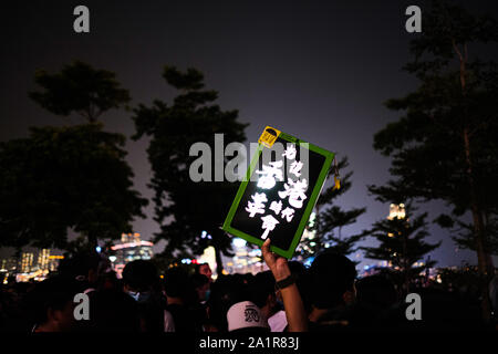 Hong Kong, Cina. 28 Sep, 2019. I dimostranti si riuniscono a Tamar Park durante il quinto anniversario del 2014 Movimento ombrello, Hong Kong. Migliaia di gente di Hong Kong si sono riuniti il 28 settembre per segnare il quinto anniversario del "Movimento ombrello' Credit: Keith Tsuji/ZUMA filo/Alamy Live News Foto Stock