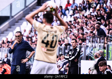 Torino, Italia. 28 Sep, 2019. L'allenatore della Juventus Maurizio Sarri durante la serie di una partita di calcio tra Juventus e Spal. La Juventus ha vinto 2-0 oltre Spal. A Allianz Stadium, a Torino Italia il 28 settembre 2019 (foto di Alberto Gandolfo/Pacific Stampa) Credito: Pacific Press Agency/Alamy Live News Foto Stock