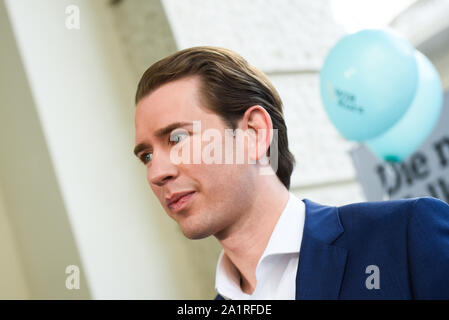 Vienna, Austria. Il 27 settembre, 2019. Partito popolare austriaco leader, Sebastian Kurz parla durante un evento di campagna davanti a Domenica's snap elezioni parlamentari.Il 29 settembre 2019 elezioni parlamentari avranno luogo come risultato di un hidden-riprese dove OeVP è partner della coalizione, estrema destra Freedom Party (FPOe) è stato catturato in uno scandalo di corruzione e ha portato il governo verso il basso. Credito: Omar Marques/SOPA Immagini/ZUMA filo/Alamy Live News Foto Stock