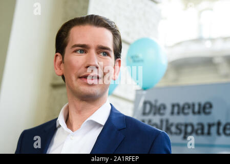 Vienna, Austria. Il 27 settembre, 2019. Partito popolare austriaco leader, Sebastian Kurz parla durante un evento di campagna davanti a Domenica's snap elezioni parlamentari.Il 29 settembre 2019 elezioni parlamentari avranno luogo come risultato di un hidden-riprese dove OeVP è partner della coalizione, estrema destra Freedom Party (FPOe) è stato catturato in uno scandalo di corruzione e ha portato il governo verso il basso. Credito: Omar Marques/SOPA Immagini/ZUMA filo/Alamy Live News Foto Stock