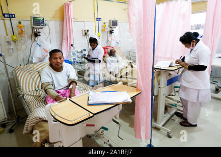 Ward nella Missione cattolica Borang Ospedale della diocesi di Tezpur nello stato di Assam, il Nordest dell India, Asia Foto Stock