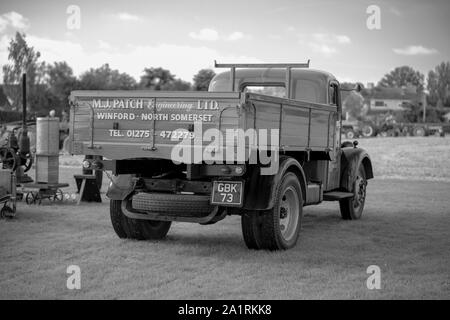 Vintage Bedford Dropside autocarro, 1951, N. reg.: GBK 73 a masticare Stoke Match di aratura 2019 Foto Stock