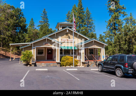 Il parco nazionale di Yosemite filiale di banca in Yosemite National Park, California, Stati Uniti d'America. Banca di Yosemite è una divisione di Premier Valle, banca commerciale banca californiana Foto Stock