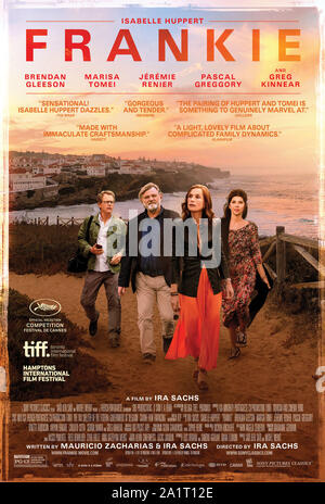 Data di rilascio: ottobre 25, 2019 Titolo: Frankie STUDIO: Sony Pictures Classics direttore: Ira Sachs trama: tre generazioni alle prese con un'esperienza che cambia la vita durante un giorno di vacanza a Sintra, Portogallo, una storica città nota per i suoi giardini densa e fiabesca ville e palazzi. STARRING: Poster Arte. (Credito Immagine: © Sony Pictures Classics/Entertainment Immagini) Foto Stock