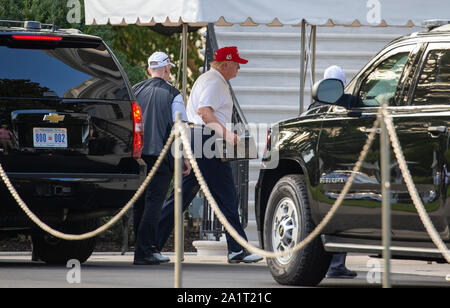 Washington DC, Stati Uniti d'America. 28 Sep, 2019. Il Presidente degli Stati Uniti, Trump ritorna alla Casa Bianca dopo aver trascorso la giornata il golf in Washington, DC, Stati Uniti, sabato 28 settembre, 2019. Credito: MediaPunch Inc/Alamy Live News Foto Stock