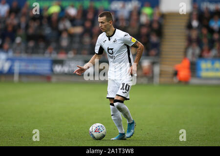 Swansea, Regno Unito. 28 Sep, 2019. Bersant Celina di Swansea City in azione.EFL Skybet partita in campionato, Swansea City v Reading al Liberty Stadium di Swansea sabato 28 settembre 2019. Questa immagine può essere utilizzata solo per scopi editoriali. Solo uso editoriale, è richiesta una licenza per uso commerciale. Nessun uso in scommesse, giochi o un singolo giocatore/club/league pubblicazioni. pic da Andrew Orchard/Andrew Orchard fotografia sportiva/Alamy Live news Credito: Andrew Orchard fotografia sportiva/Alamy Live News Foto Stock