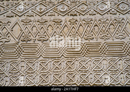 I dettagli di architettura tre Hierarchs santo Chiesa di Iasi. È stato costruito nel 1639 in stile moldavo con decorazioni in pietra. Foto Stock