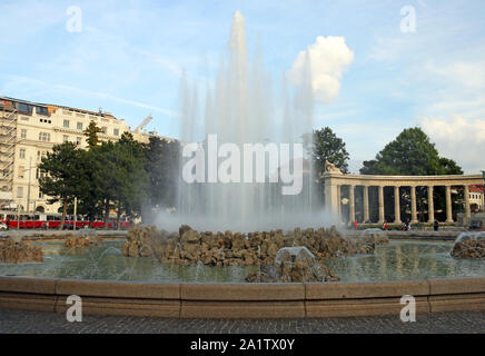 Fontana Esercito Rosso monumento Schwarzbergplatz Vienna Austria Foto Stock