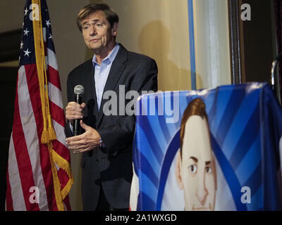 Città di Sioux, IOWA, USA. 28 Sep, 2019. 2020 presidenziale candidato democratico ed ex Pennsylvania congressman JOE SESTAK parla al Woodbury County Democrats Harry Hopkins cena presso il Abu Bekr Shrine Temple nella città di Sioux, Iowa, sabato 28 settembre, 2019. Credito: Jerry Mennenga/ZUMA filo/Alamy Live News Foto Stock