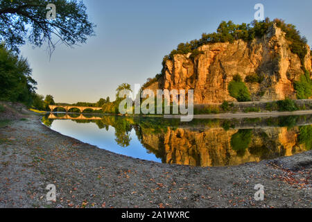 Fiume Dordogne a Vitrac Porto, Dordogne, la valle della Dordogna, Périgord, Aquitaine, Francia Foto Stock