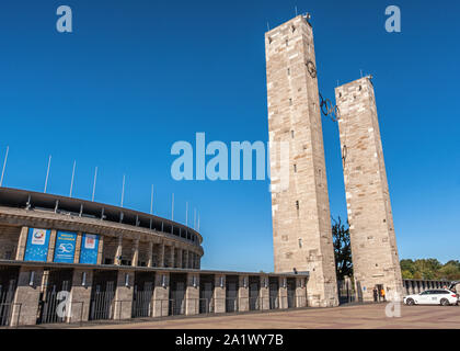 Stadio Olimpico, OlympiaStadion - una monumentale dell'epoca nazista Stadium costruito per il 1936 Giochi Olimpici di Westend, Berlin dall'architetto Werner marzo. Foto Stock