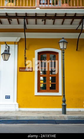 Città Bianca, Pondicherry/India- 3 Settembre 2019: Palais de Mahe hotel nel quartiere francese di Pondicherry Foto Stock