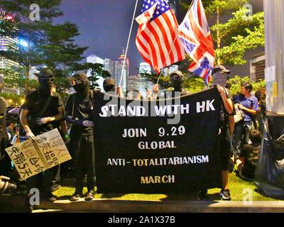 Hong Kong, Cina. 28 Sep, 2019. Centinaia di migliaia di persone partecipano a un assembly a Tamar Park, Admiralty, segna il quinto anniversario del Movimento di ombrello in Hong Kong. Credito: Gonzales foto/Alamy Live News Foto Stock