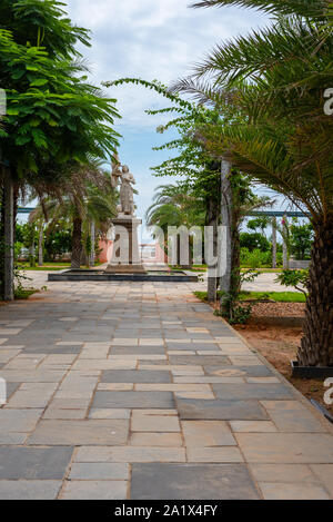 Città Bianca, Pondicherry/India- 3 Settembre 2019: statua in marmo bianco di Giovanna d'arco nel quartiere francese di Pondicherry Foto Stock