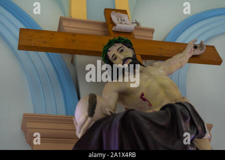 Quartiere Francese, Pondicherry/India- 3 Settembre 2019: Statue religiose all'interno della Madonna degli Angeli chiesa in Pondicherry Foto Stock