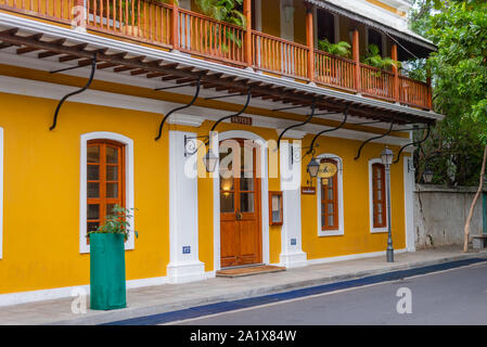 Città Bianca, Pondicherry/India- 3 Settembre 2019: Palais de Mahe hotel nel quartiere francese di Pondicherry Foto Stock