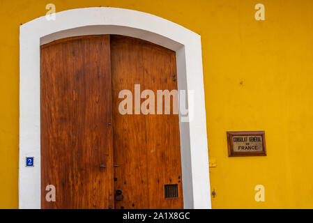 Città Bianca, Pondicherry/India- 3 Settembre 2019: il Consolato Generale di Francia edificio nel quartiere francese di Pondicherry Foto Stock