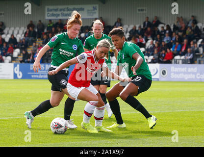 Boreham Wood, Regno Unito. 29Sep, 2019. BOREHAMWOOD, Inghilterra - 29 settembre: Giordania Nobbs di Arsenal (rosso) durante la Barclay FA DONNA Super League match tra Arsenal donne e Brighton e Hove Albion donne a Prato Park Stadium il 29 settembre 2019 in Boreham Wood, Inghilterra Credit: Azione Foto Sport/Alamy Live News Foto Stock