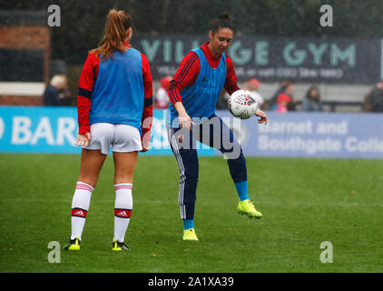 Boreham Wood, Regno Unito. 29Sep, 2019. BOREHAMWOOD, Inghilterra - 29 settembre: Manuela Zinsberger di Arsenal durante la Barclay FA DONNA Super League match tra Arsenal donne e Brighton e Hove Albion donne a Prato Park Stadium il 29 settembre 2019 in Boreham Wood, Inghilterra Credit: Azione Foto Sport/Alamy Live News Foto Stock