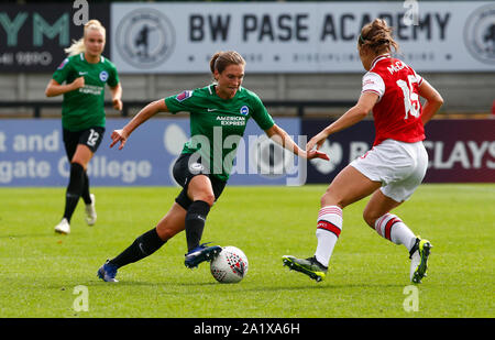 Boreham Wood, Regno Unito. 29Sep, 2019. BOREHAMWOOD, Inghilterra - 29 settembre: Lea Le Garrec di Brighton e Hove Albion WFC durante la Barclay FA DONNA Super League match tra Arsenal donne e Brighton e Hove Albion donne a Prato Park Stadium il 29 settembre 2019 in Boreham Wood, Inghilterra Credit: Azione Foto Sport/Alamy Live News Foto Stock