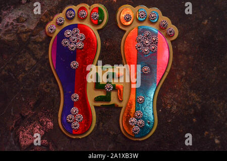 Impronta di Dio sulla indian festival diwali isolato sul tavolo Foto Stock