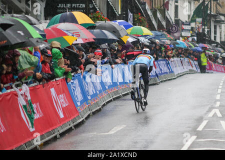 Harrogate, Regno Unito. Il 29 settembre 2019. Remco Evenepoel del Belgio si arrampica verso il rettilineo del traguardo nel 2019 UCI Road World Championships Mens Elite la gara su strada. Settembre 29, 2019 Dan-Cooke credito/Alamy Live News Foto Stock